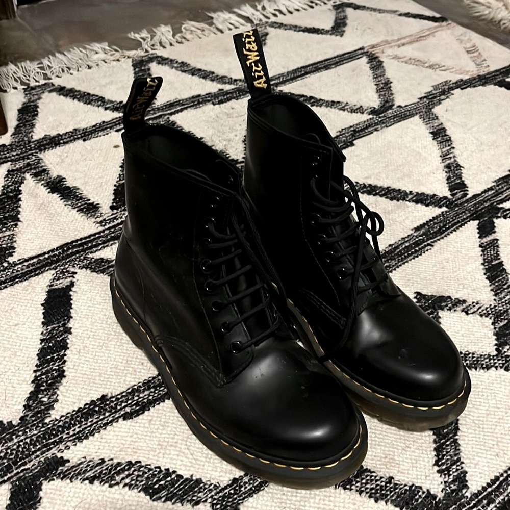 Dr. Marten, size 8 (Women’s US), black leather